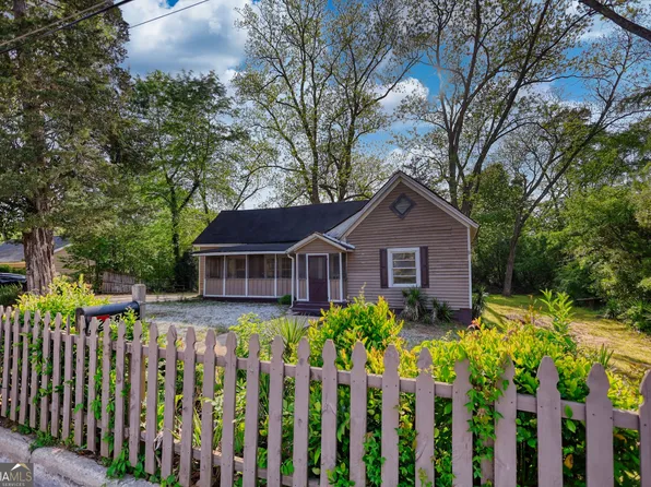 2228 Emory St SW, Covington, GA 30014