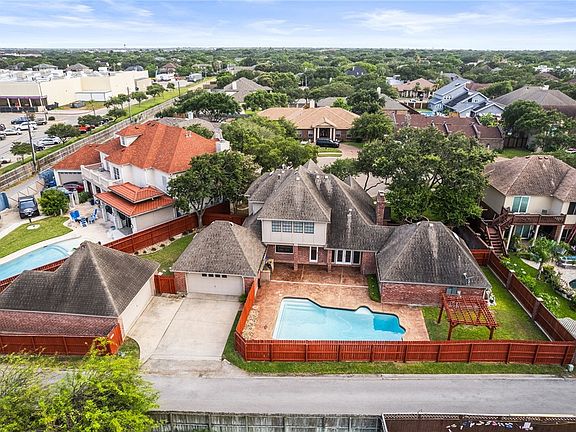 2nd image of 5418 Hulen Dr