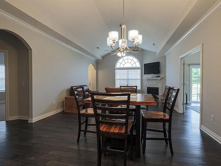 6733 Liberty Cir — Photo 11
