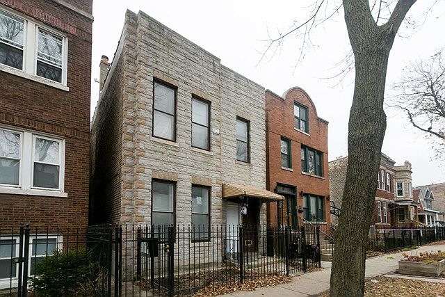 1st image of 834 N Mozart St APT 1R