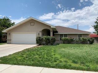 2304 Carver Dr, Roswell, NM 88203