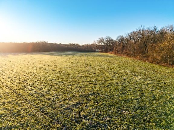 3rd image of Edwards Rd