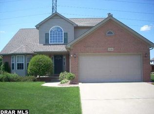 24184 Foxmoor Blvd, Woodhaven, MI 48183