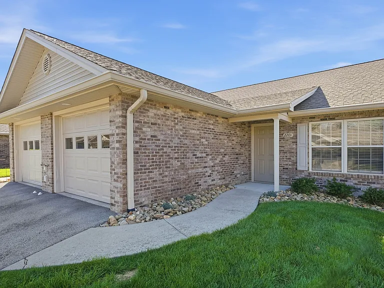 Suncrest Village — Photo 13