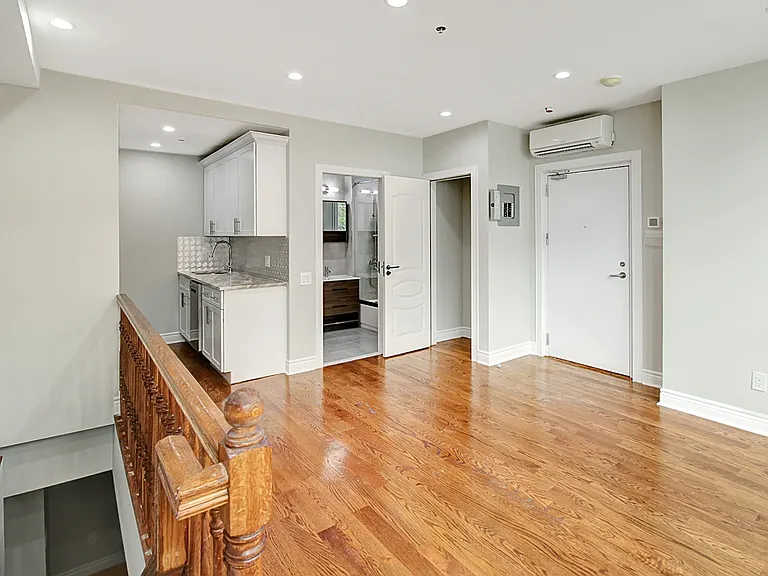 948 Herkimer St #1A — Photo 5
