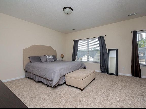 5th image of 866 Westlawn Dr