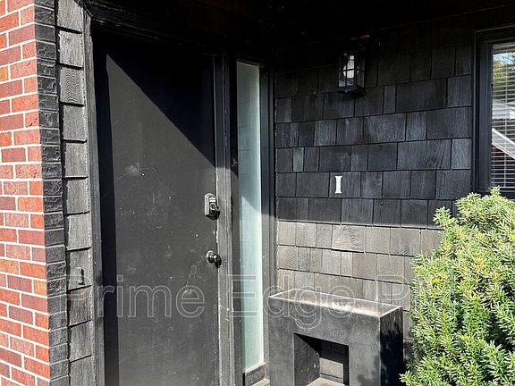 2nd image of 1701 Ridgehaven Ct APT 1