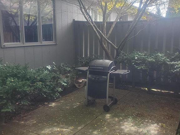 4th image of 5964 Parview Dr SE #37
