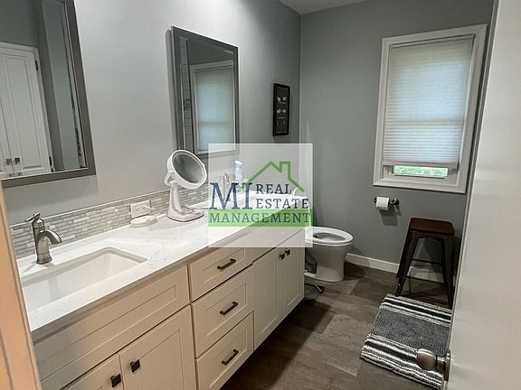3rd image of 1365 Heather Dr