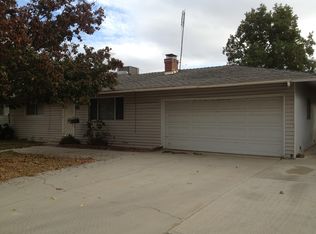 221 W Spring Ln, Lemoore, CA 93245