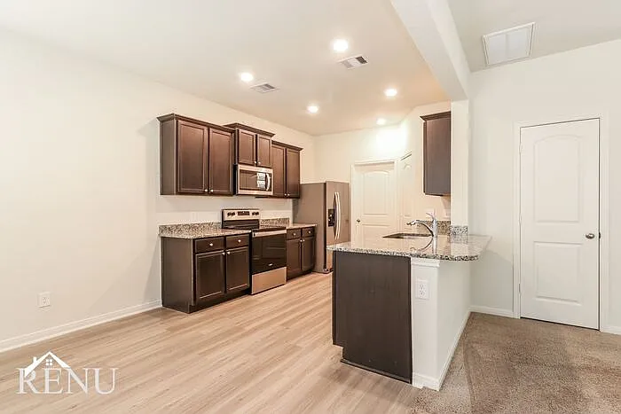 10659 Lost Maples Dr — Photo 6