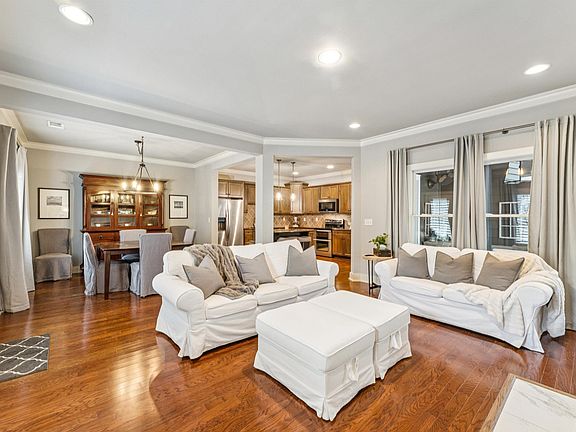 5th image of 1529 Laurens St