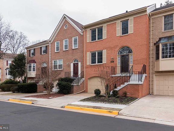 2nd image of 4670 Luxberry Dr