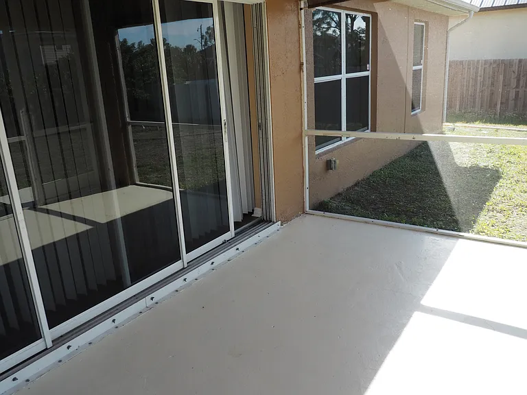5008 Baron St — Photo 10
