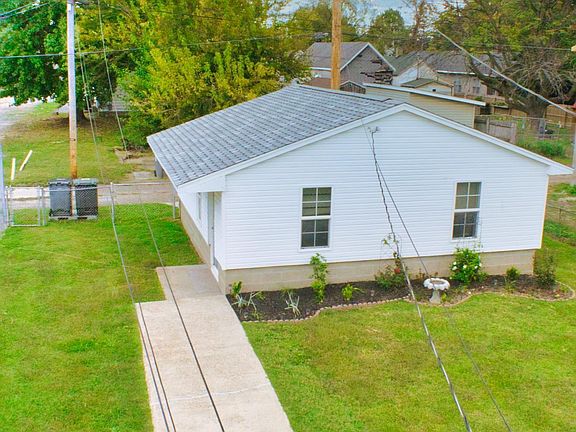 4th image of 204 E Louisiana St