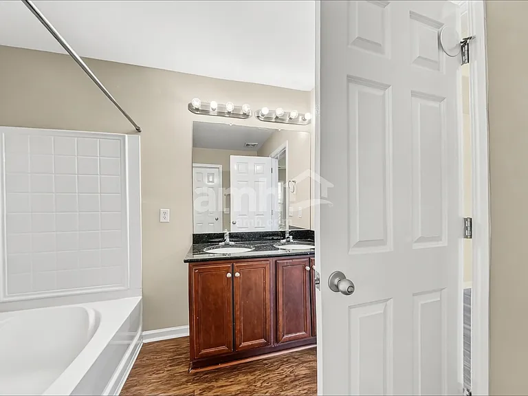 5 Miller Pond Rd — Photo 13
