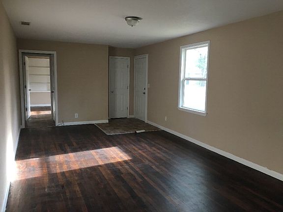 5th image of 212 Pinebloom Dr