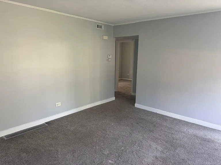28 W Willow St — Photo 5