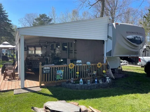 80 Brennan Bch #1317, Pulaski, NY 13142