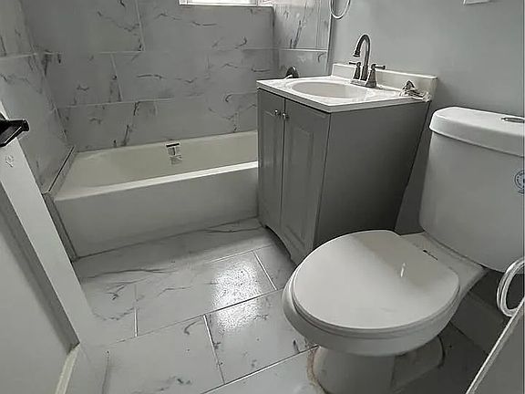 3rd image of 1003.5 S Orange Ave #505B