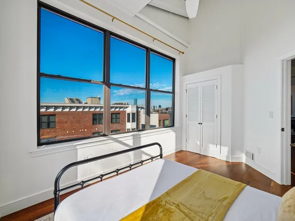 300 Communipaw Avenue image 17 of 43