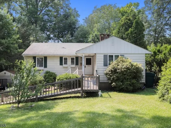 17 Crescent Dr, Jefferson Twp., NJ 07849