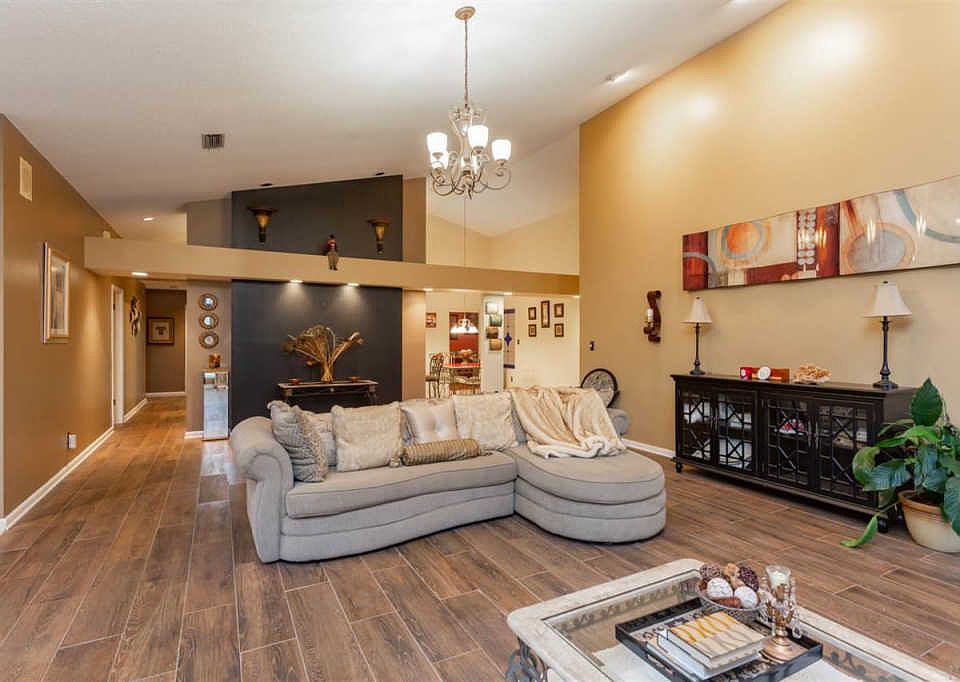 1st image of 4661 La Jolla