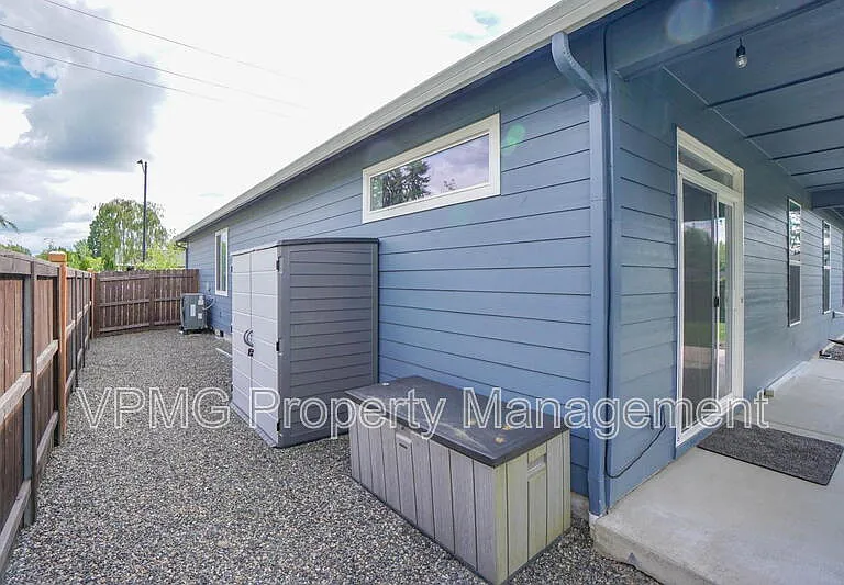 604 NW 25th Way — Photo 42