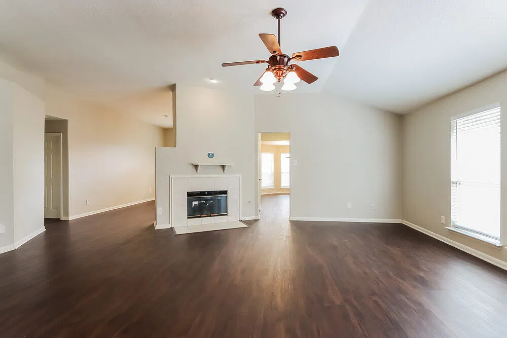 3 bed, 2.0 bath, 1852 sqft, $1,865 — Photo 3