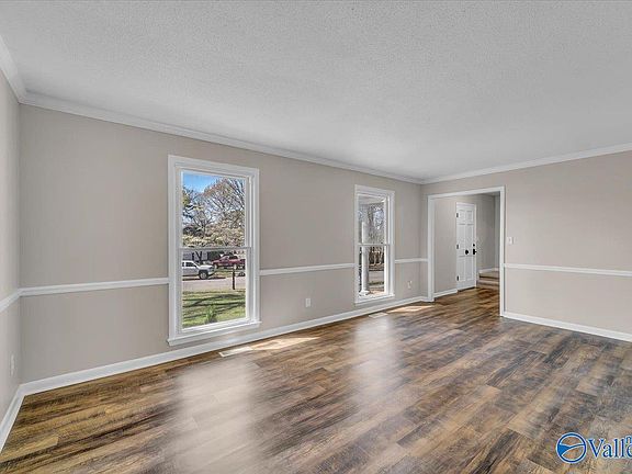 3rd image of 10303 Melanie Dr SE