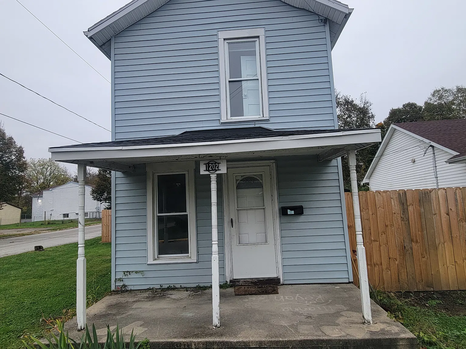2 bed, 833 sqft, $1,100 — Photo 1