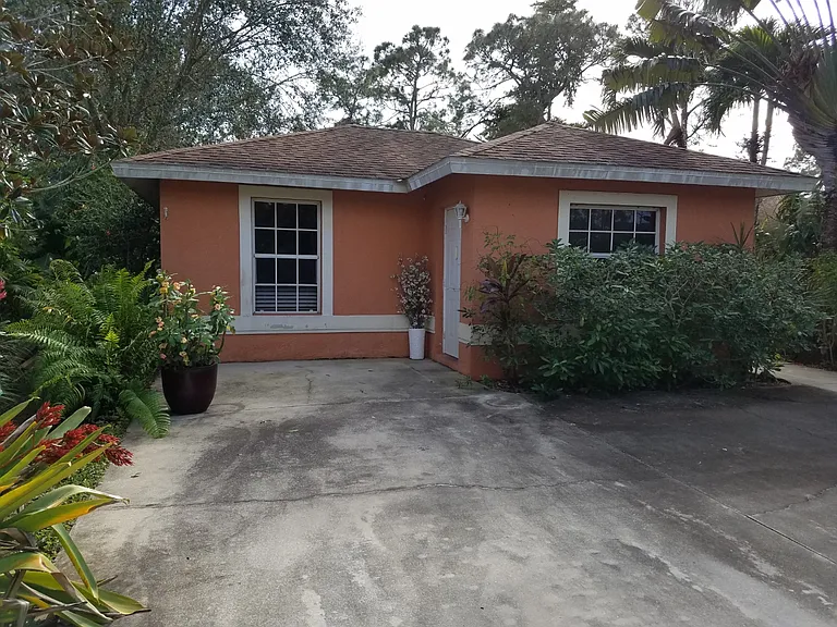 738 Pine Cone Ln — Photo 1