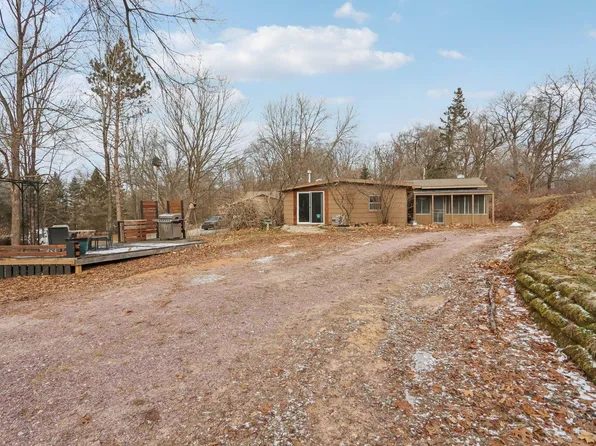 N6744 Blackhawk Rd, Portage, WI 53901
