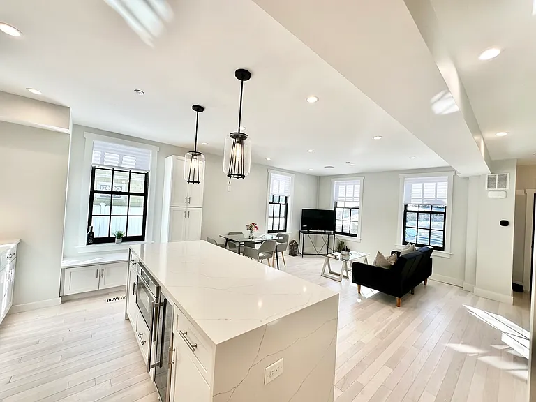 11 Lowell St #A — Photo 1