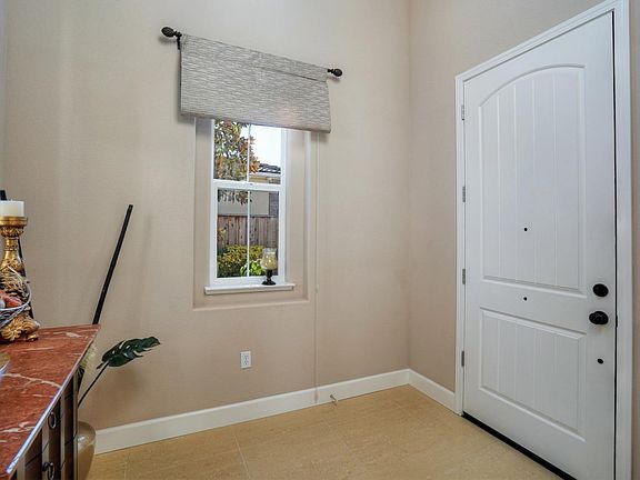 3rd image of 686 San Gabriel Ave