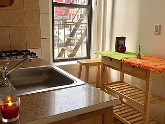 Rented by R New York