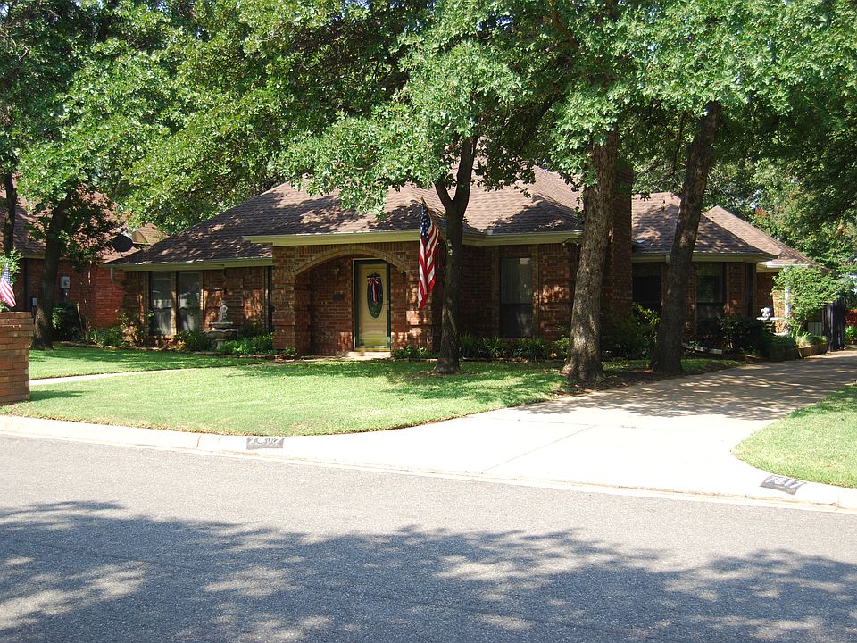 1st image of 7817 Aubrey Ln