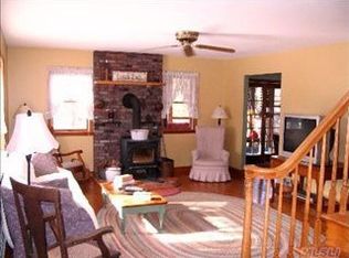 59 2nd St, West Sayville, NY 11796