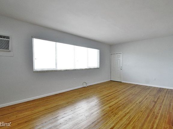 2nd image of 7130 Carlyle Ave