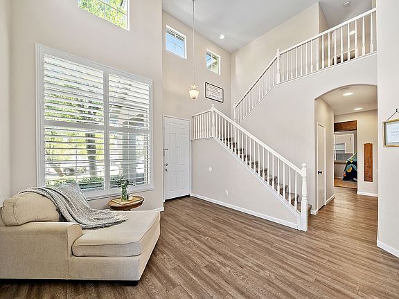 3rd image of 43197 Siena Dr