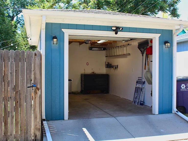 3319 Julian St — Photo 27