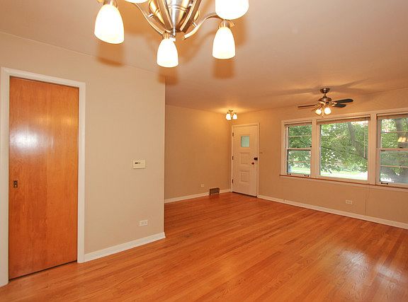 3rd image of 648 Washington Blvd #B