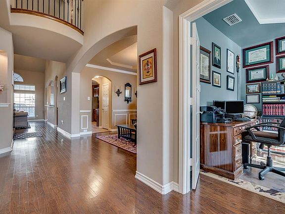 4th image of 9140 Hawley Dr