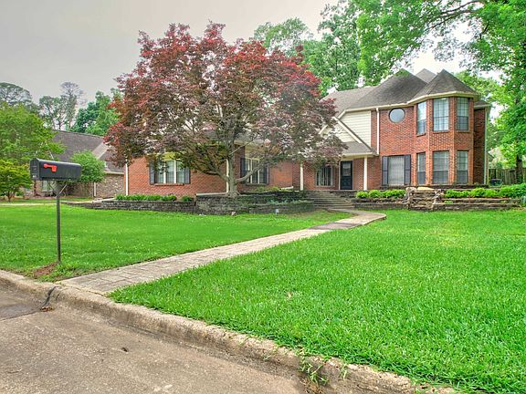 4th image of 6111 Stoneridge Dr