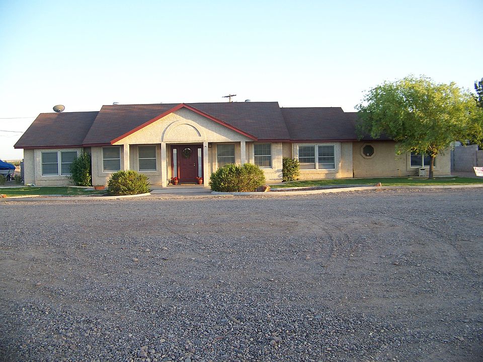LARGE HOME IN THATCHER