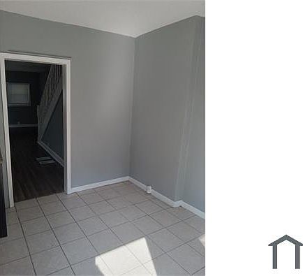 5th image of 425 N Tibbs Ave