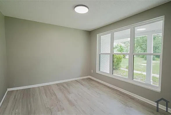 806 E Verbena Ave — Photo 10