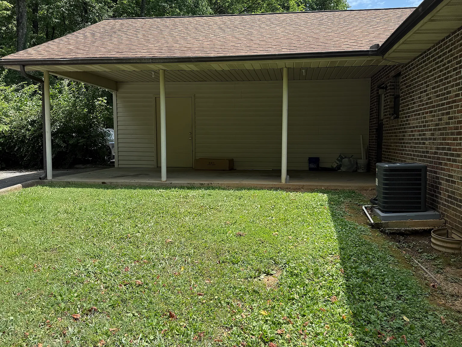 2 bed, 1000 sqft, $1,400 — Photo 2