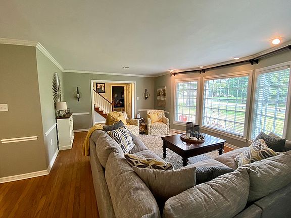 5th image of 1819 Bradley Ln