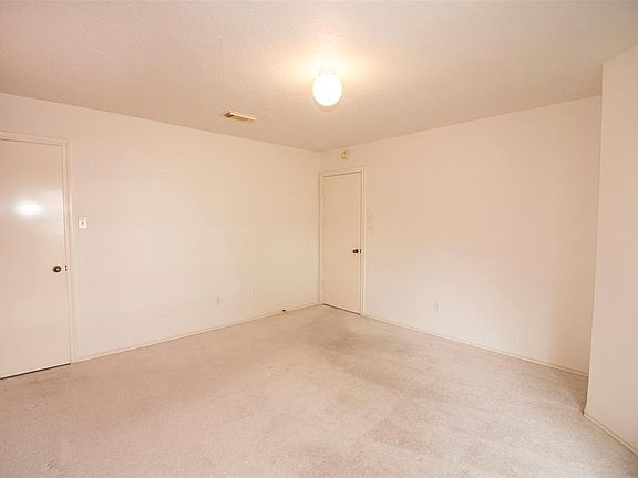 5th image of 3314 S Country Meadows Ln